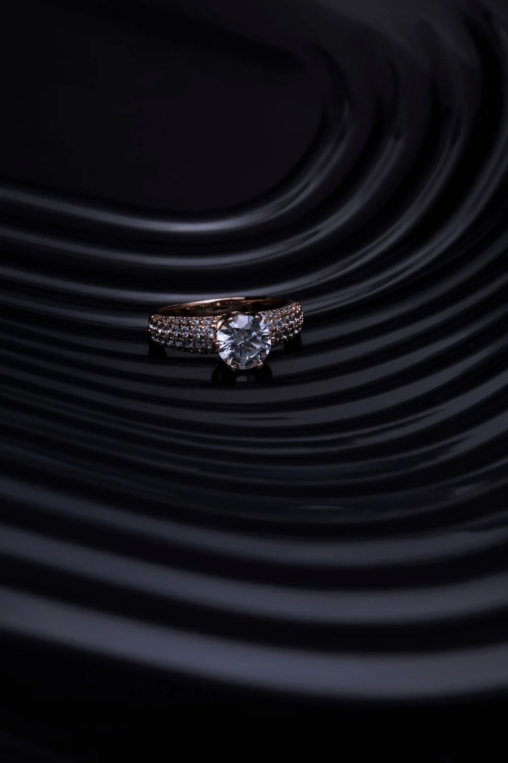 Anillo solitario Aro con piedra central