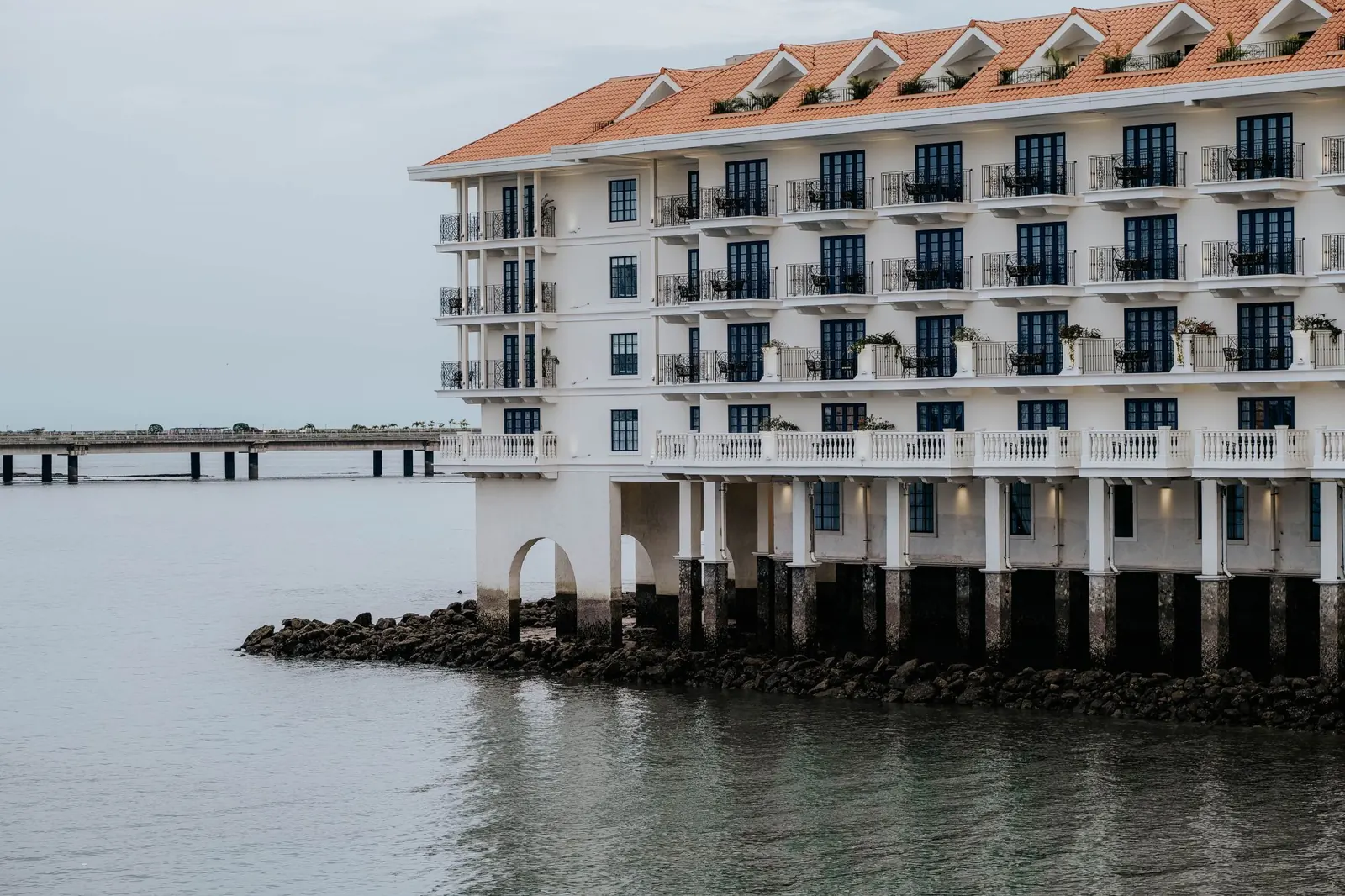 Hotel Costanera, hotelería en Rosario